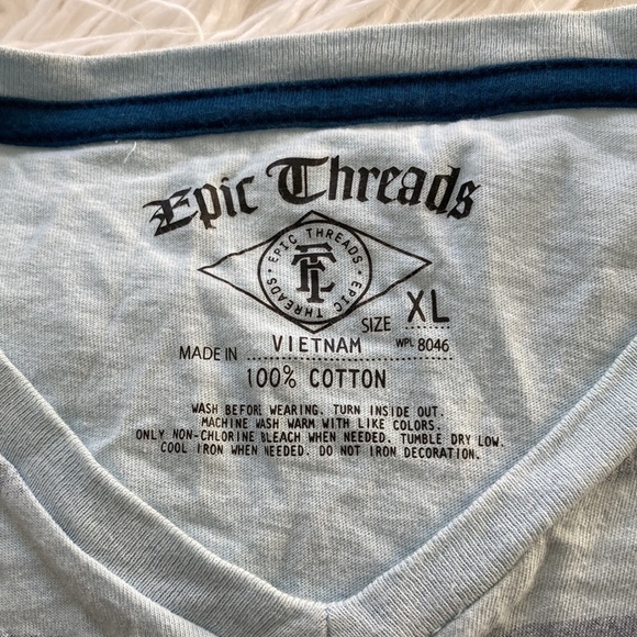 Epic Threads t-shirt - Picture 3 of 3